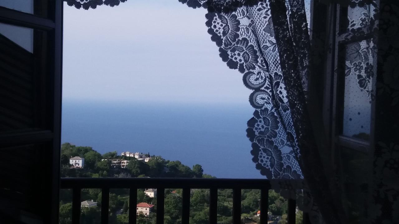 Diogenis Hotel تساغارادا المظهر الخارجي الصورة